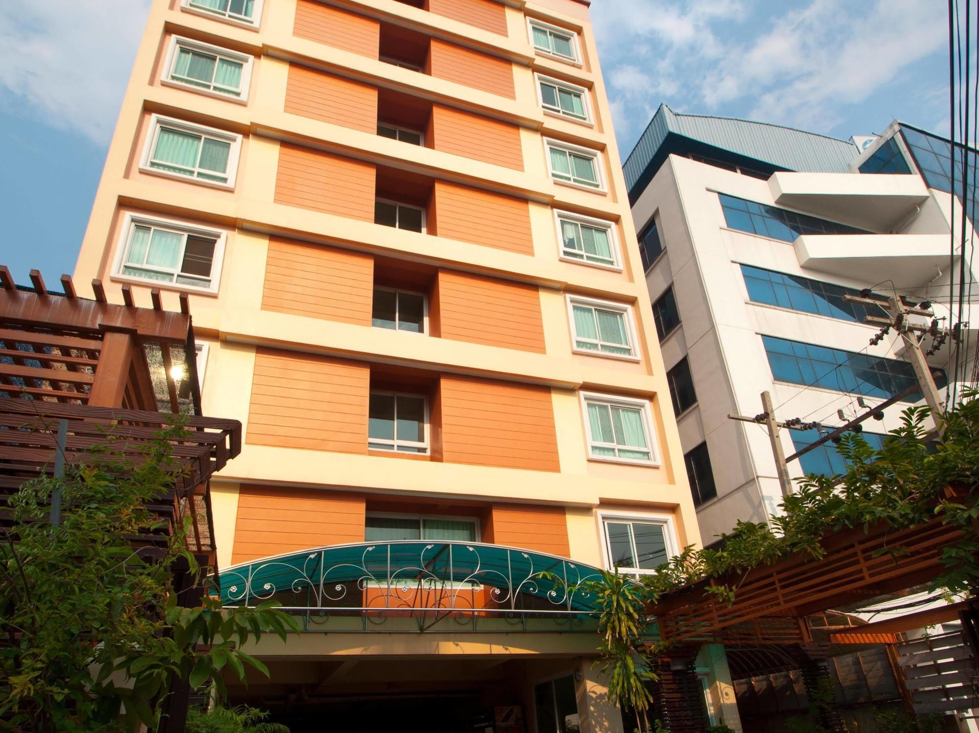 Golden House @ On-Nut Station Motel Banguecoque Exterior foto