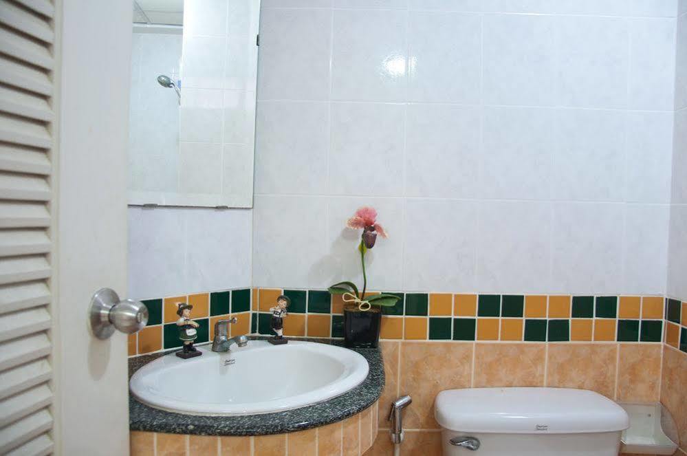 Golden House @ On-Nut Station Motel Banguecoque Exterior foto
